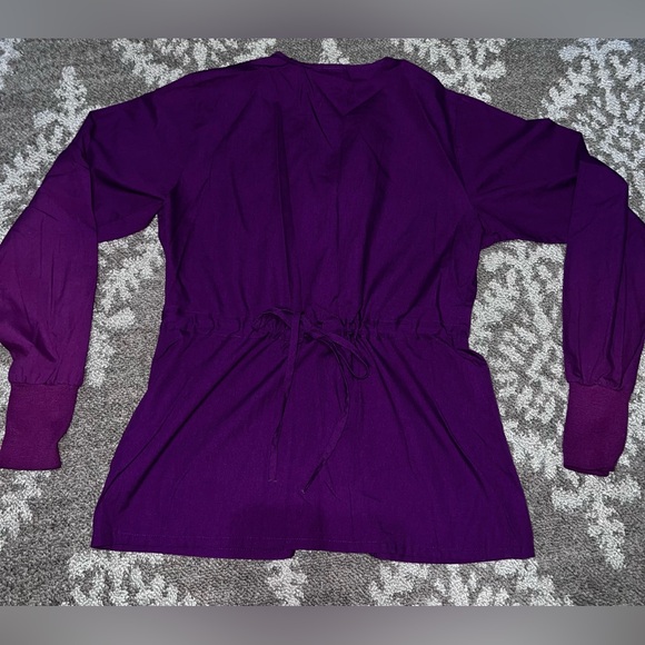 ⭐️Barco Uniforms, purple long sleeve scrub top, size Small. Great condition⭐️ - Picture 14 of 14